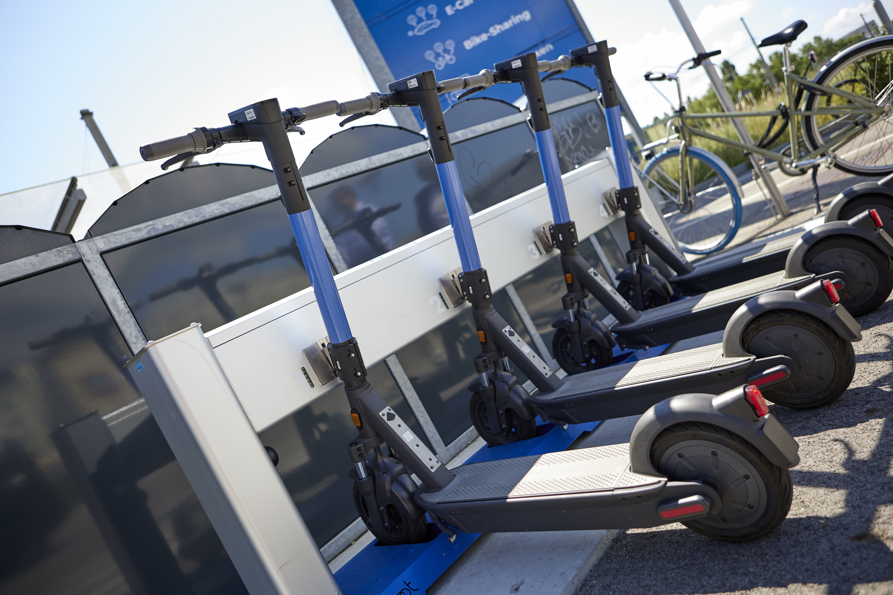 Latte%20and%20croissant